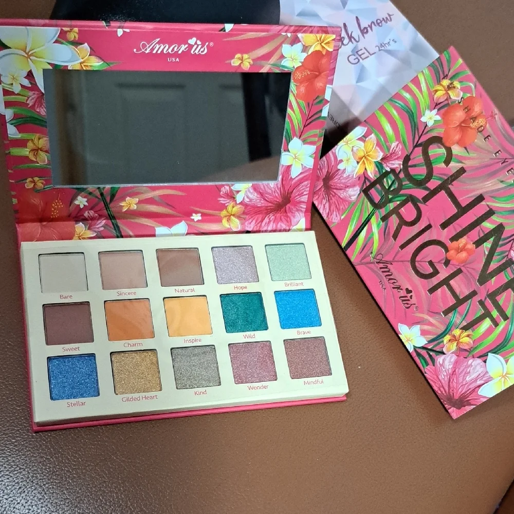 Vibrant Cream and Pink Eyeshadow Palette Makeup Collection